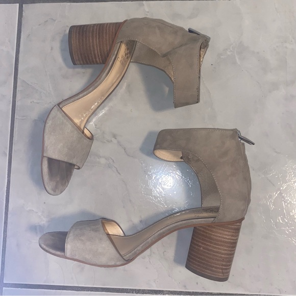 Heel shoes - Picture 2 of 5